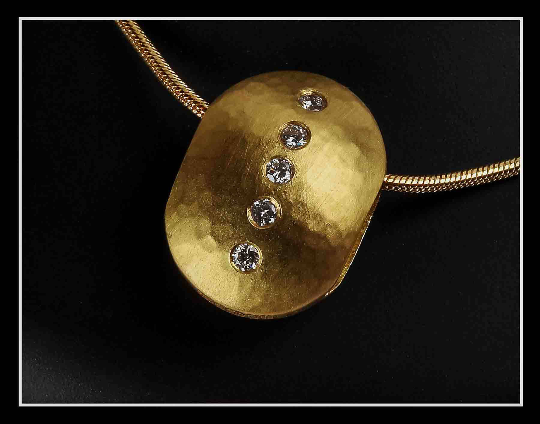 Gold and Diamond pendant
